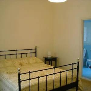domus-aurea-naples.hotels-amalfi.com/
