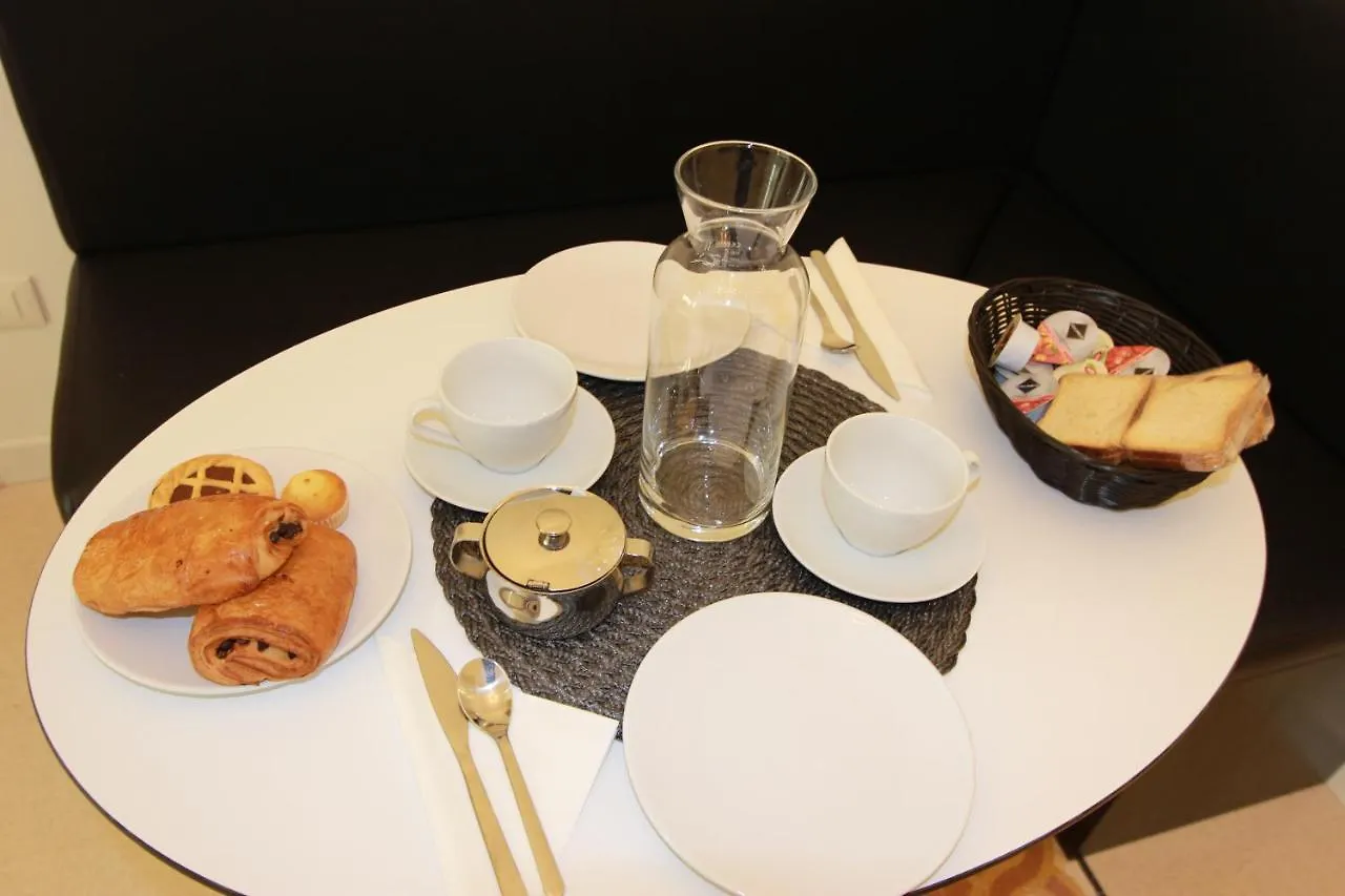 Art Atelier Risorgimento Guest House Rome